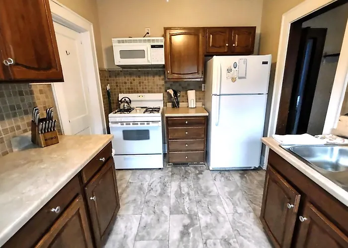 Spacious Frontier Park Apartment