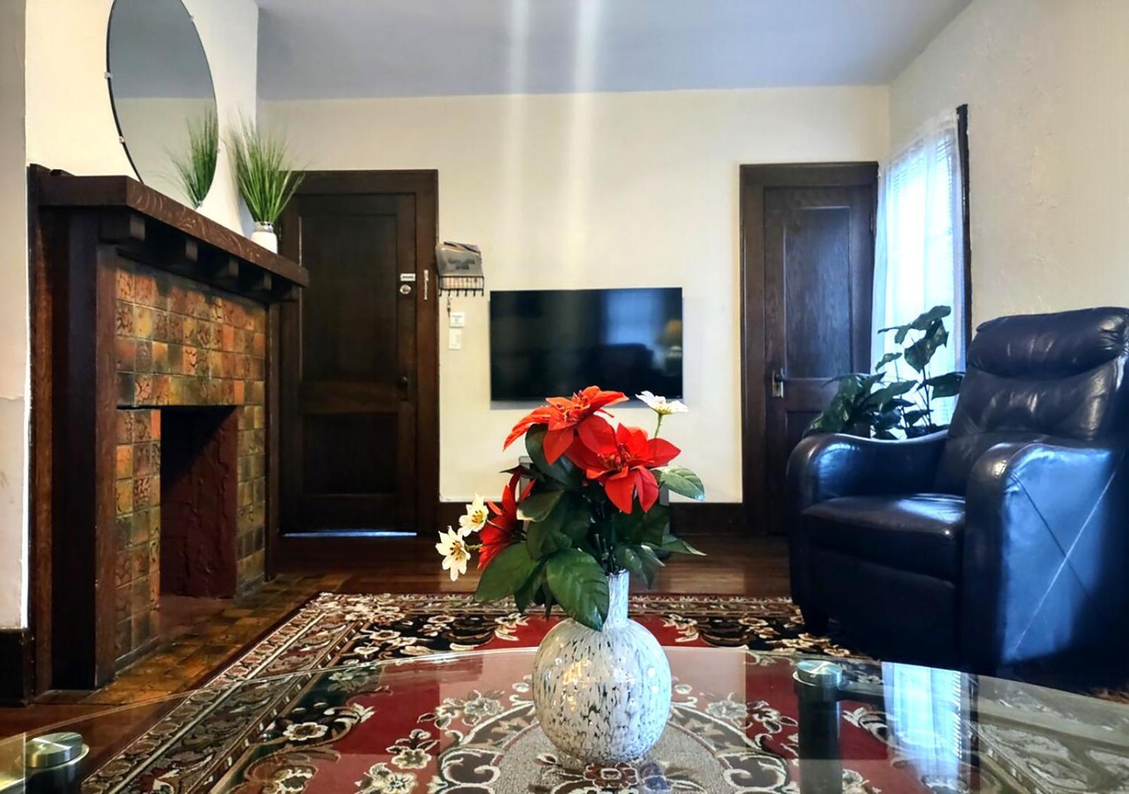 Apartment Spacious Frontier Park Erie