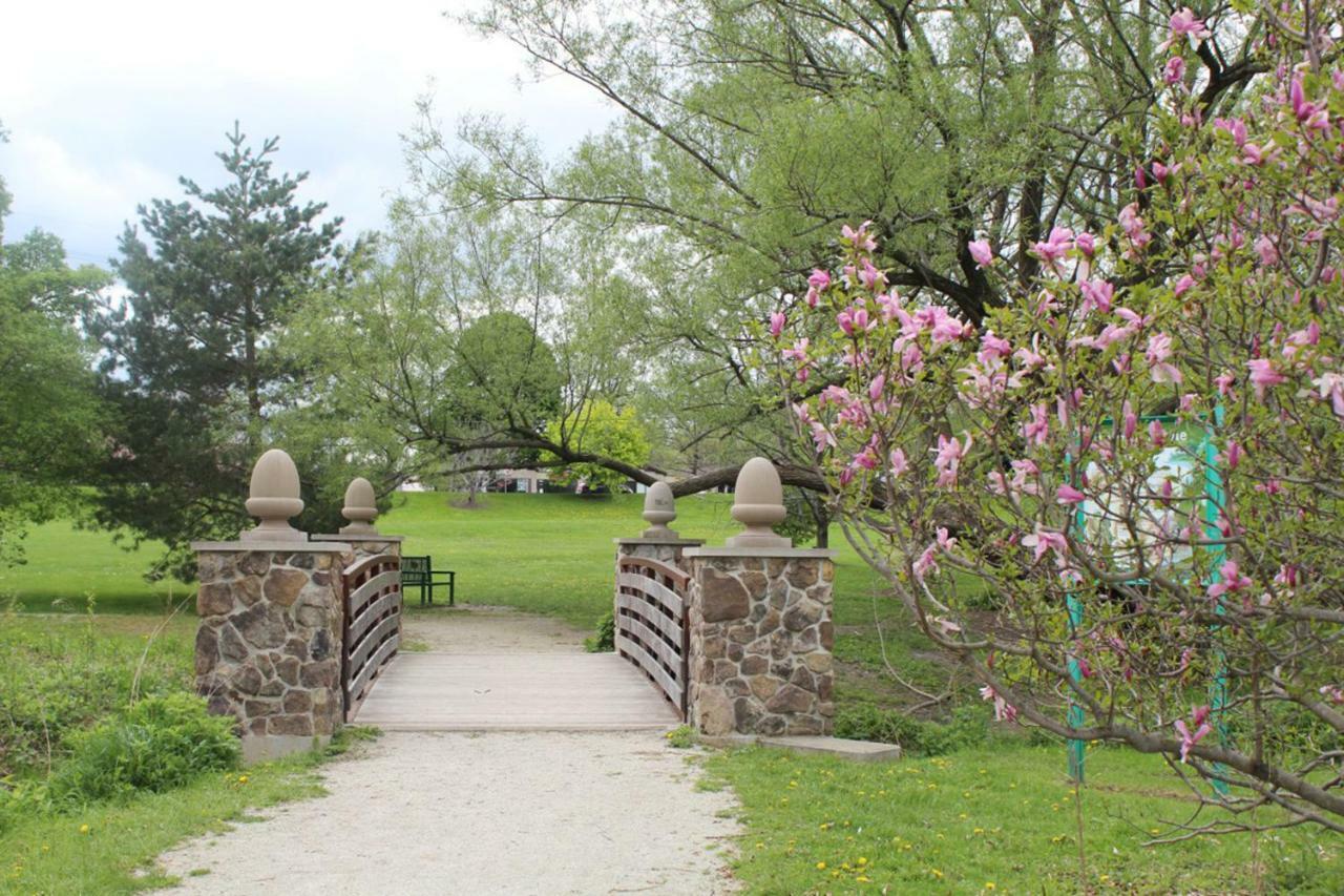 Spacious Frontier Park